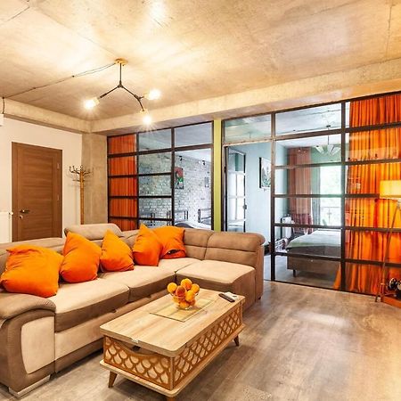 Veli Group Apartment Near White Bridge ° Kʼutʼaisi Exterior foto