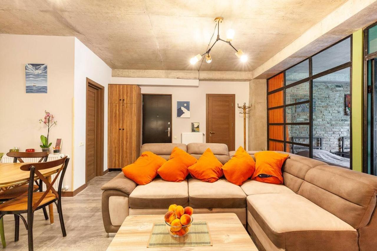 Veli Group Apartment Near White Bridge ° Kʼutʼaisi Exterior foto