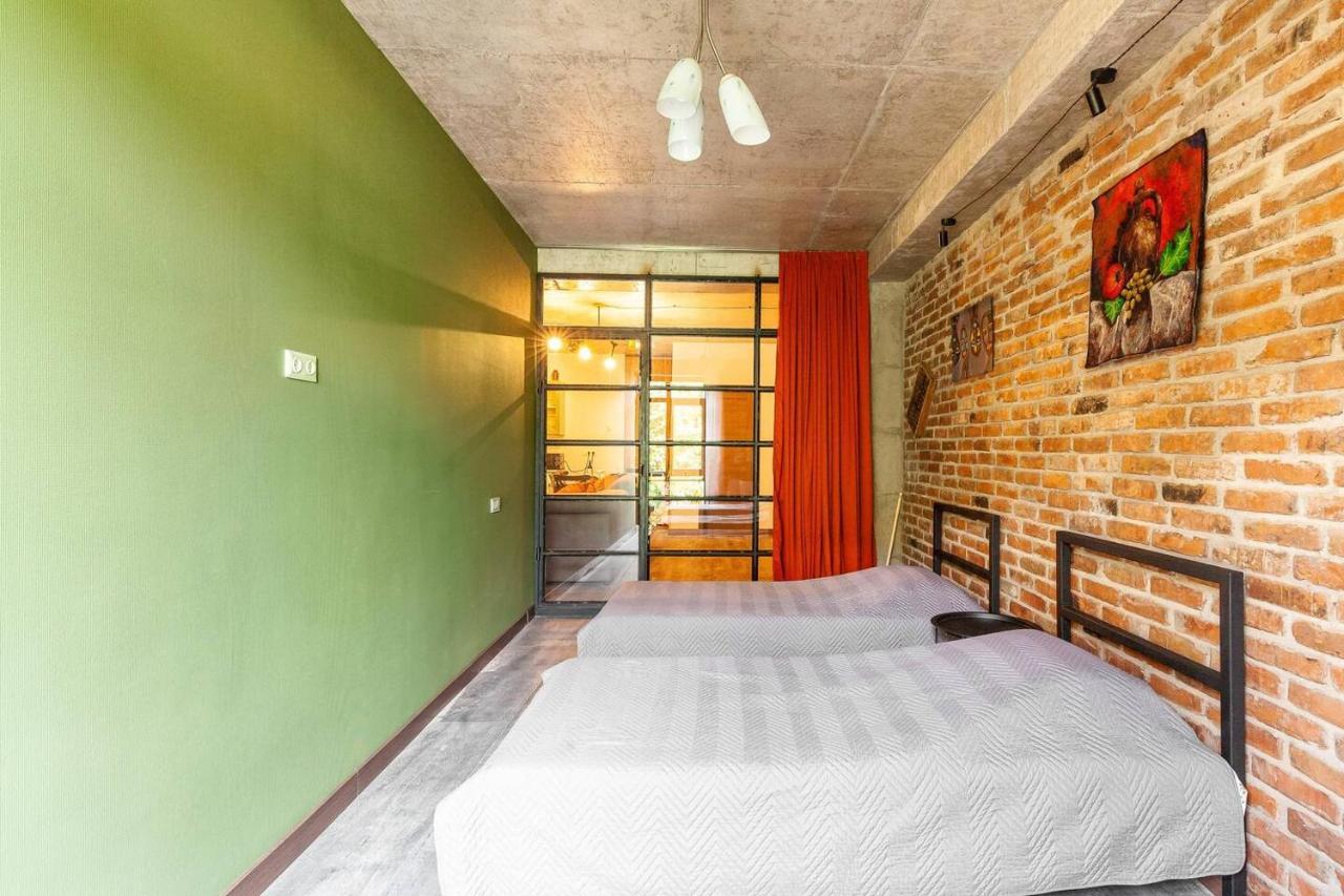 Veli Group Apartment Near White Bridge ° Kʼutʼaisi Exterior foto