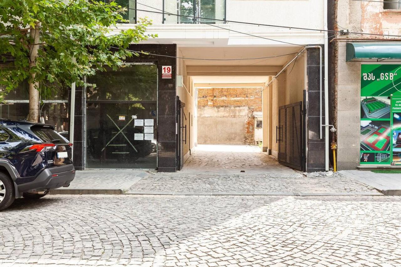 Veli Group Apartment Near White Bridge ° Kʼutʼaisi Exterior foto