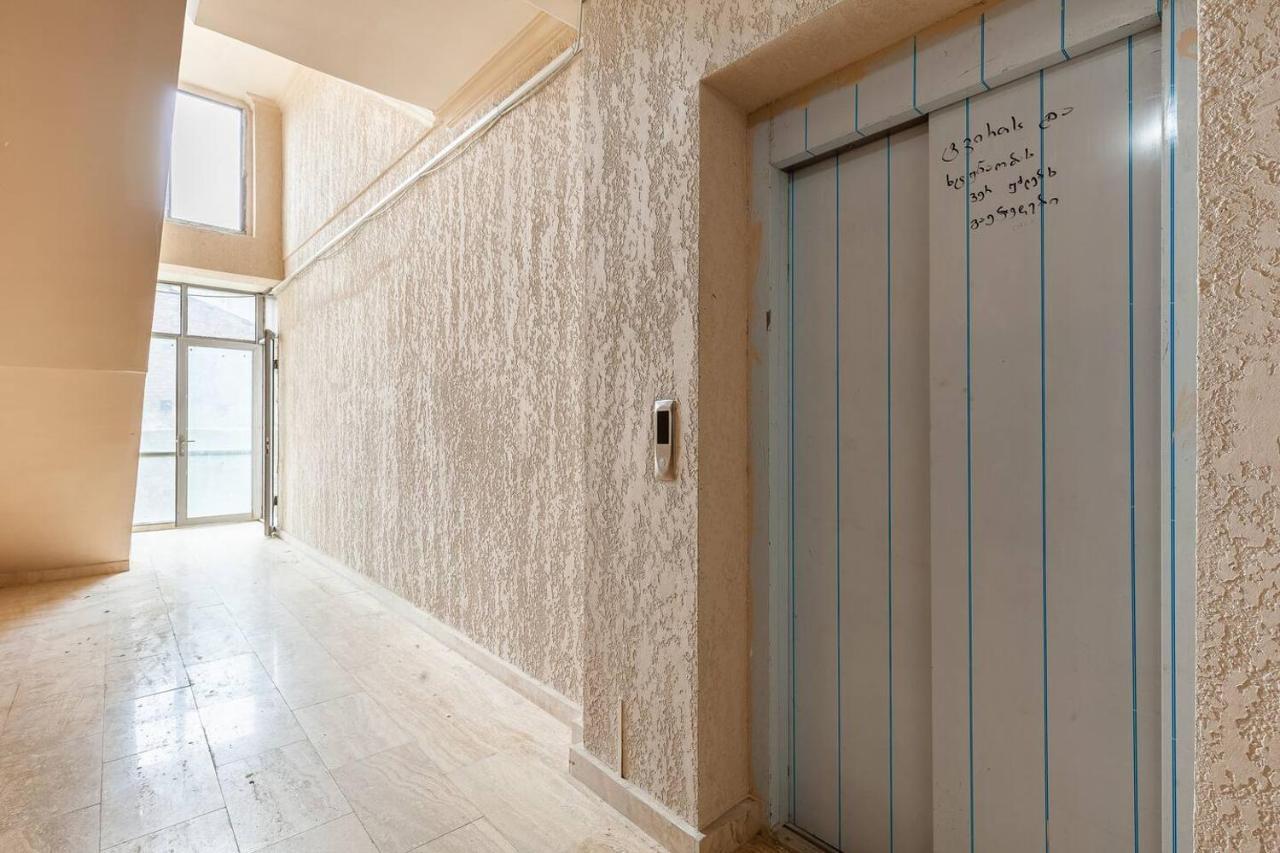 Veli Group Apartment Near White Bridge ° Kʼutʼaisi Exterior foto